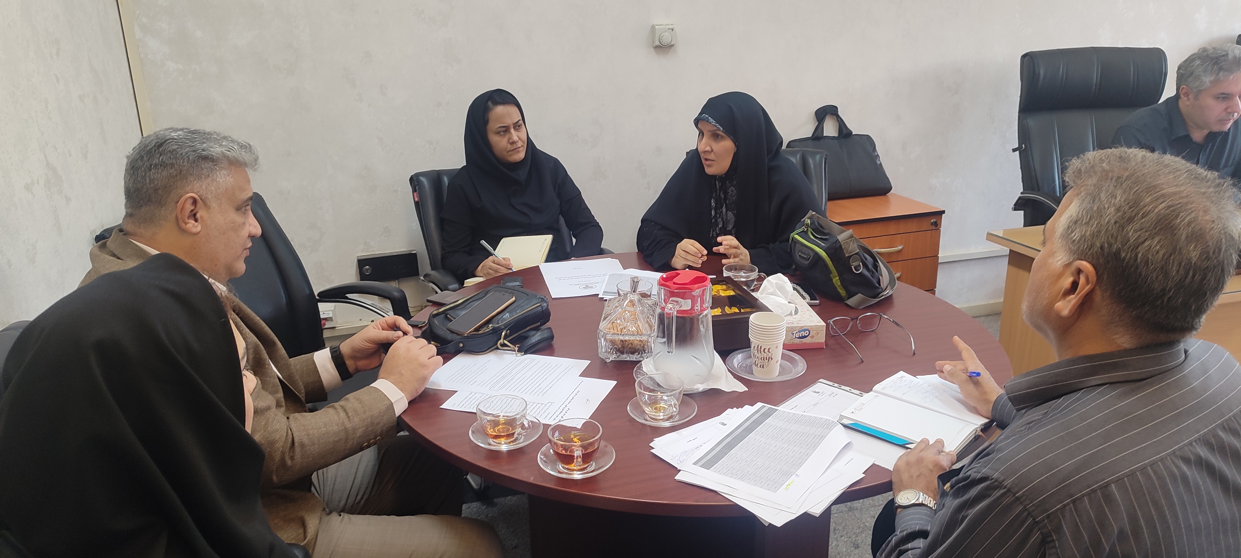 نشست هم‌فکری گروه ارتباط با صنعت و جامعه با مدیریت توسعه و فناوری سلامت