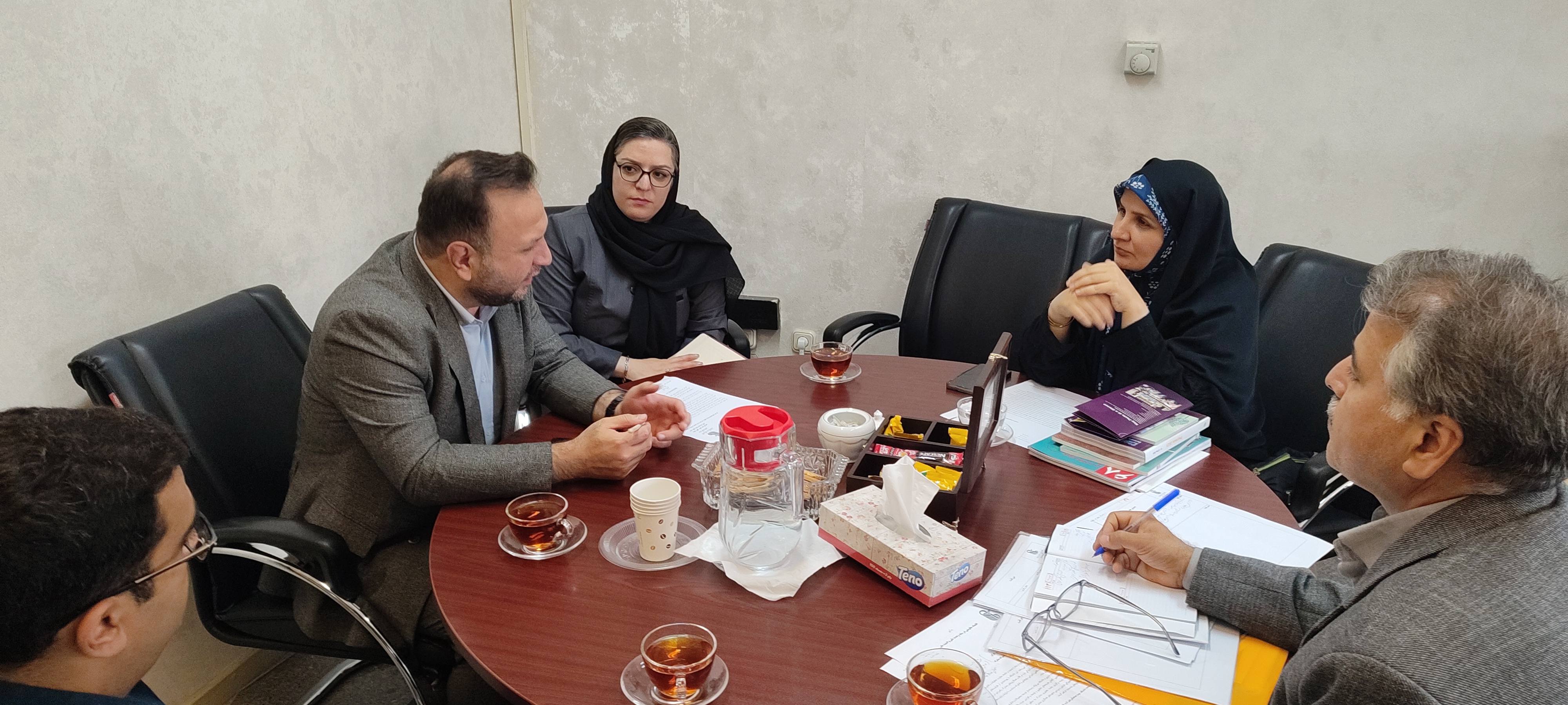 جلسسه مذاکره با موسسه آلند در راستای همکاری‌های مشترک و استفاده از ظرفیت و توانمندی‌های متقابل